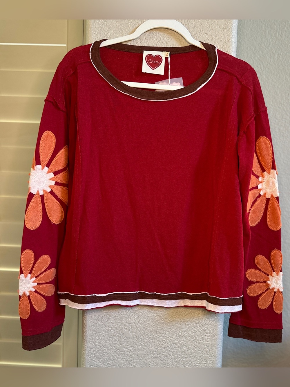 NWT Boutique Top - Size S - Trendy - Red - Floral